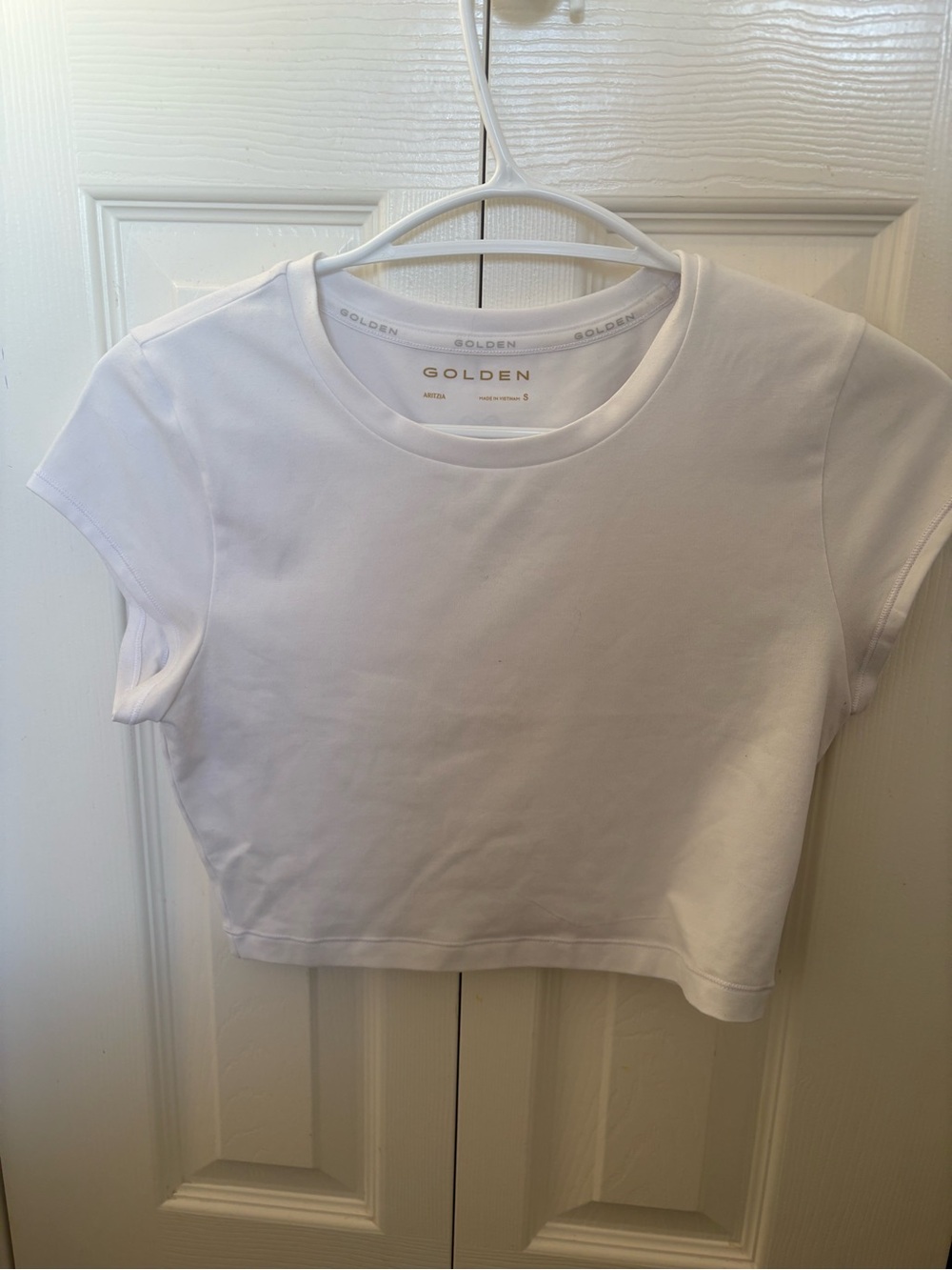 Aritzia Women's White Crop Workout Tee